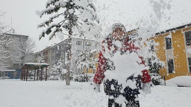 Ekinözü'nde okullar tatil edildi: Kar yağışı devam ediyor!